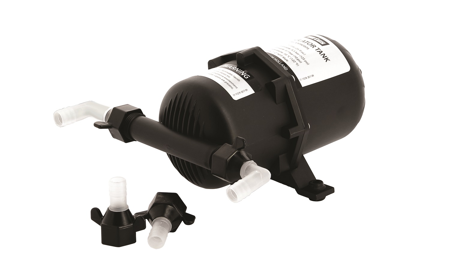 Accumulator tank for fresh water systems